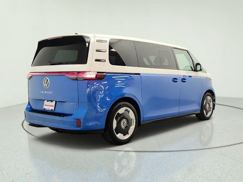 Used 2025 Volkswagen ID. Buzz Pro S Plus AWD/4WD image 5