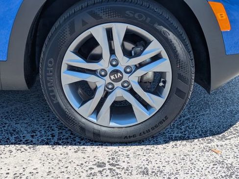 Used 2021 Kia Seltos S FWD image 12