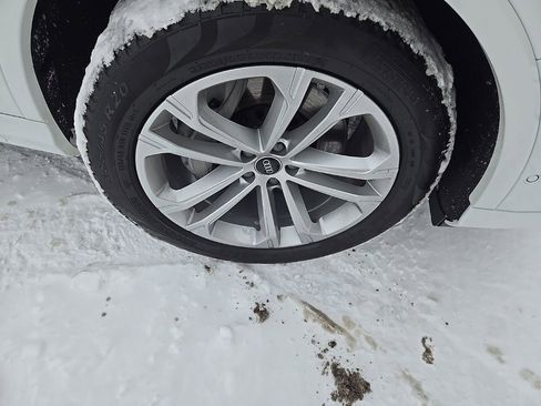 Used 2025 Audi Q7 3.0T Premium Plus image 11