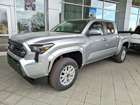New 2026 Toyota Tacoma SR5 image 2
