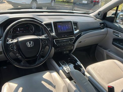 Used 2017 Honda Pilot Touring image 23