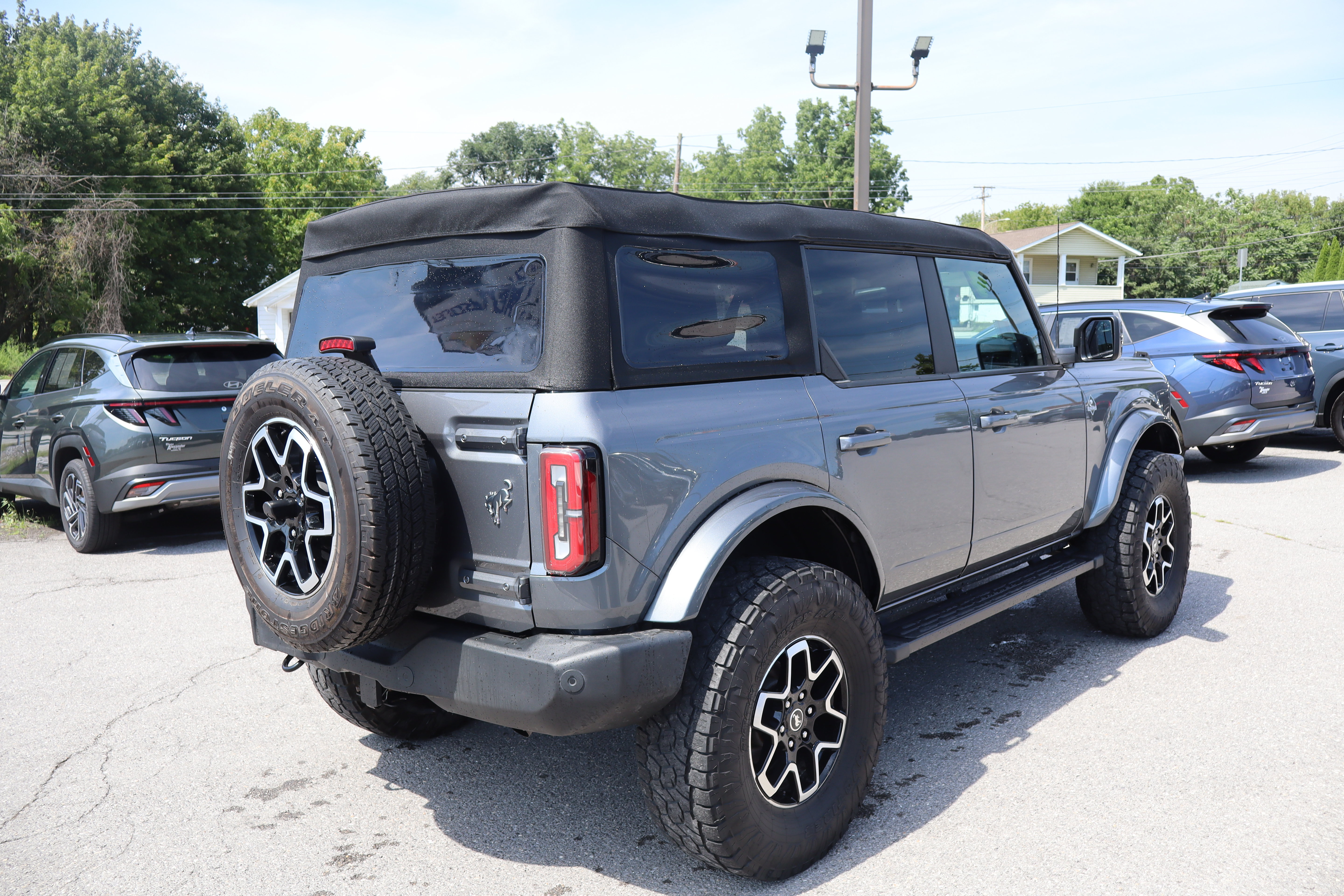 Used 2024 Ford Bronco Outer Banks AWD/4WD image 3