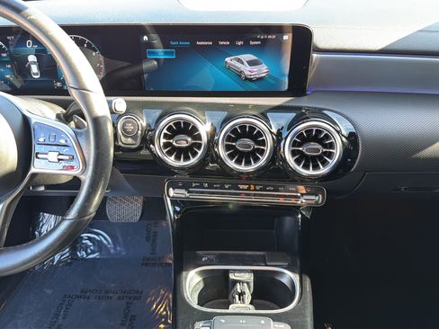 Used 2022 Mercedes-Benz CLA 250 image 22