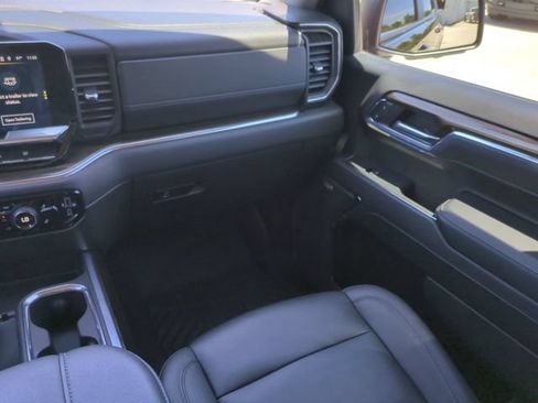 Used 2024 Chevrolet Silverado 1500 LT Trail Boss w/ LT Trail Boss Premium Package AWD/4WD image 19