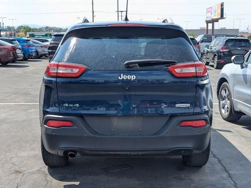 Used 2018 Jeep Cherokee Latitude w/ Safety Group AWD/4WD image 6