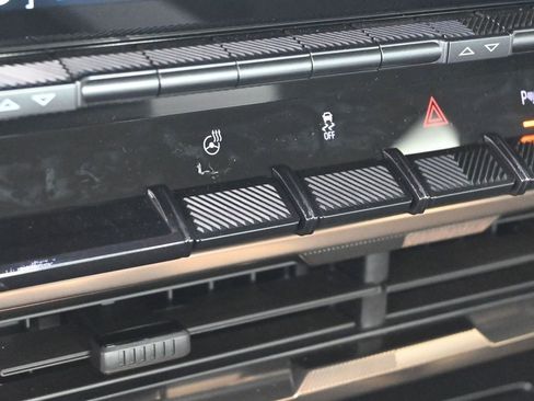 New 2025 GMC Hummer EV 2X w/ LPO, Dark Essentials Package image 27