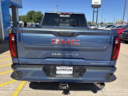 Used 2025 GMC Sierra 2500 Denali w/ Denali Reserve Package AWD/4WD image 4
