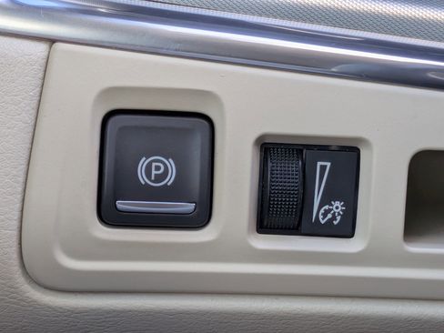 Used 2019 Cadillac XT5 Luxury FWD image 25