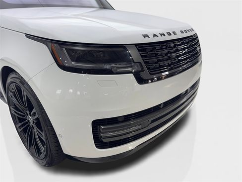 Used 2023 Land Rover Range Rover SE image 17