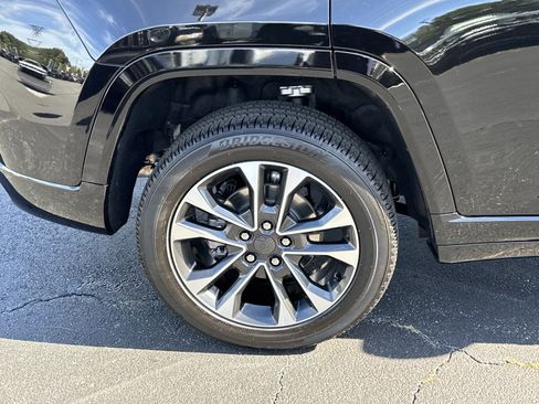 New 2025 Jeep Grand Cherokee Overland w/ Luxury Tech Group IV image 12