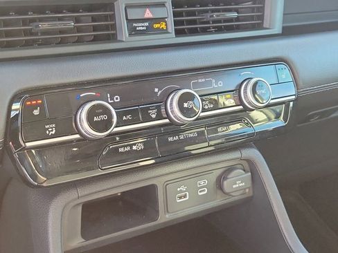 Certified 2024 Honda Pilot Touring image 31