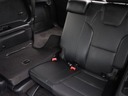 Used 2024 Kia Telluride EX w/ EX Captain's Chair Package FWD image 15