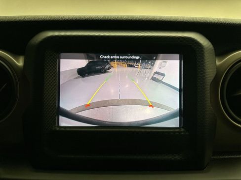 Used 2021 Jeep Wrangler Unlimited Sport image 27