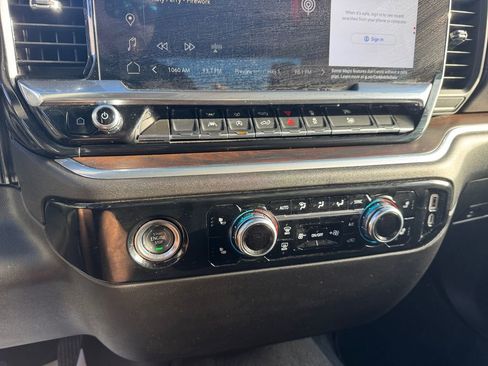 Used 2024 GMC Sierra 1500 SLT image 35