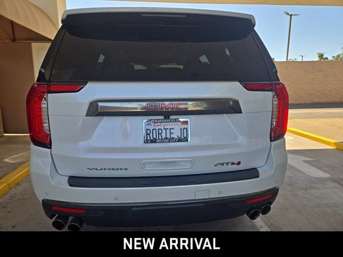 Used 2023 GMC Yukon AT4 w/ Technology Package AWD/4WD image 5