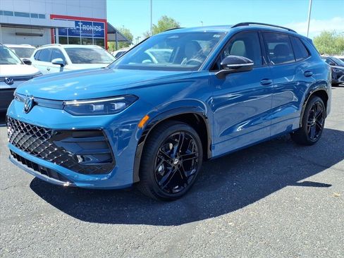 New 2026 Volkswagen Tiguan SE R-Line image 3