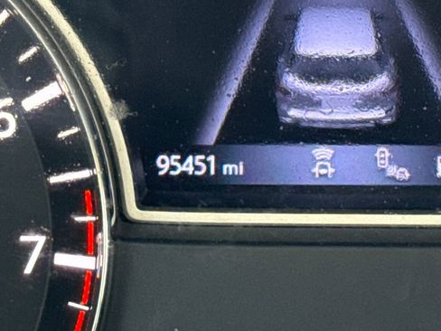 Used 2020 Nissan Pathfinder SL image 15