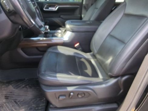 Used 2022 Chevrolet Silverado 1500 RST AWD/4WD image 9