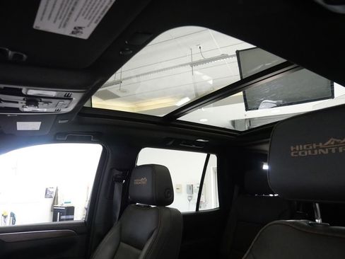 Used 2023 Chevrolet Tahoe High Country image 25