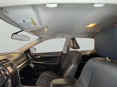 Used 2015 Toyota Camry SE FWD image 30