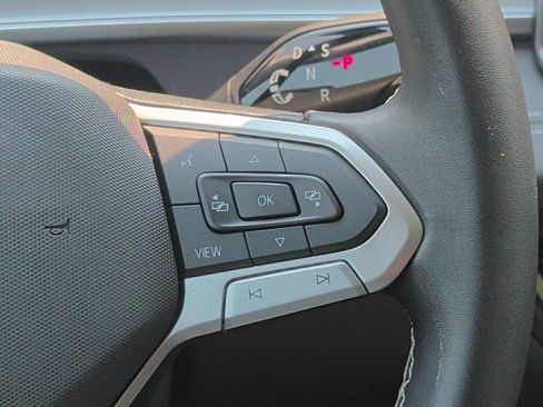 Certified 2025 Volkswagen Tiguan SE AWD/4WD image 27