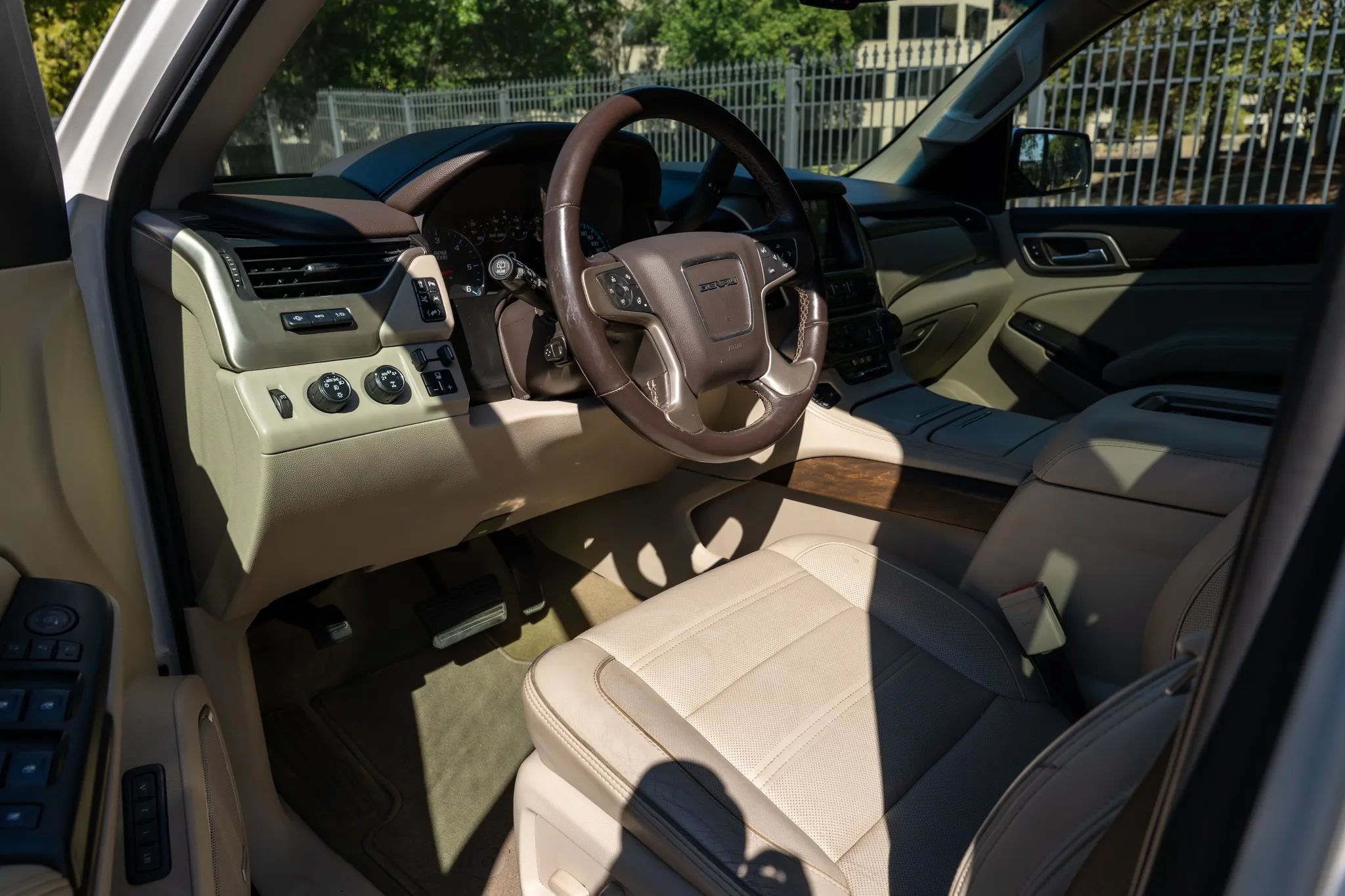 Used 2018 GMC Yukon XL Denali w/ Denali Ultimate Package AWD/4WD image 10