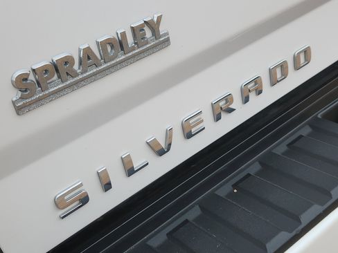 Used 2019 Chevrolet Silverado 2500 High Country w/ Duramax Plus Package AWD/4WD image 17