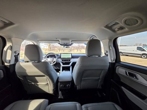 Certified 2025 Ford Explorer Active w/ Active Comfort Package image 45