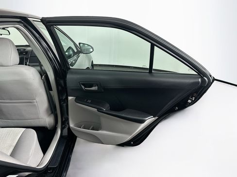 Used 2014 Toyota Camry FWD image 27