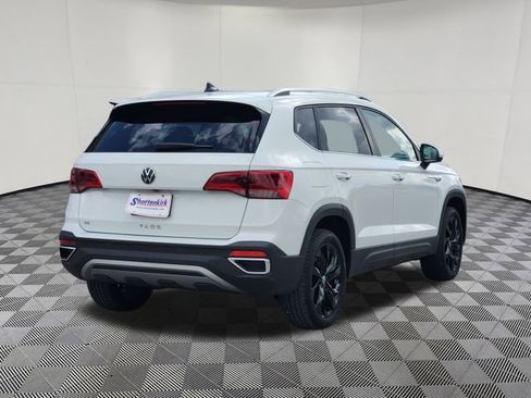 Used 2024 Volkswagen Taos SE image 3