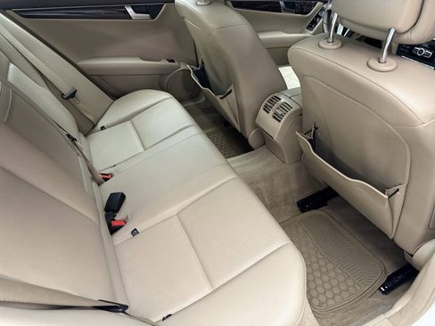 Used 2013 Mercedes-Benz C 250 Sedan image 19