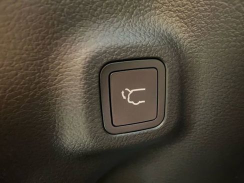 New 2026 Jeep Compass Limited image 18