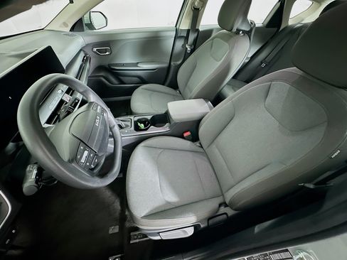 Used 2025 Kia K4 FWD image 13