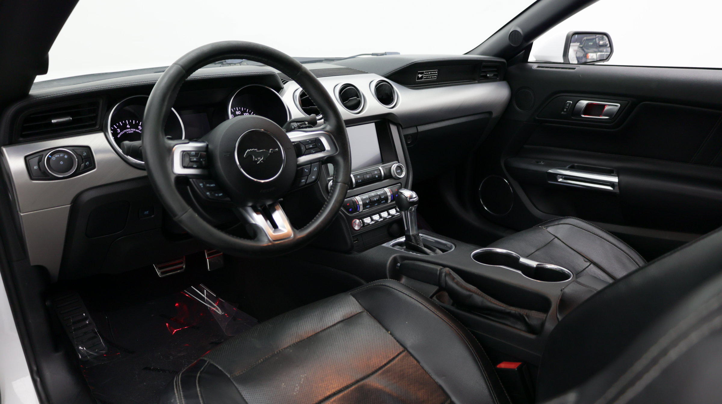Used 2020 Ford Mustang Premium RWD image 10