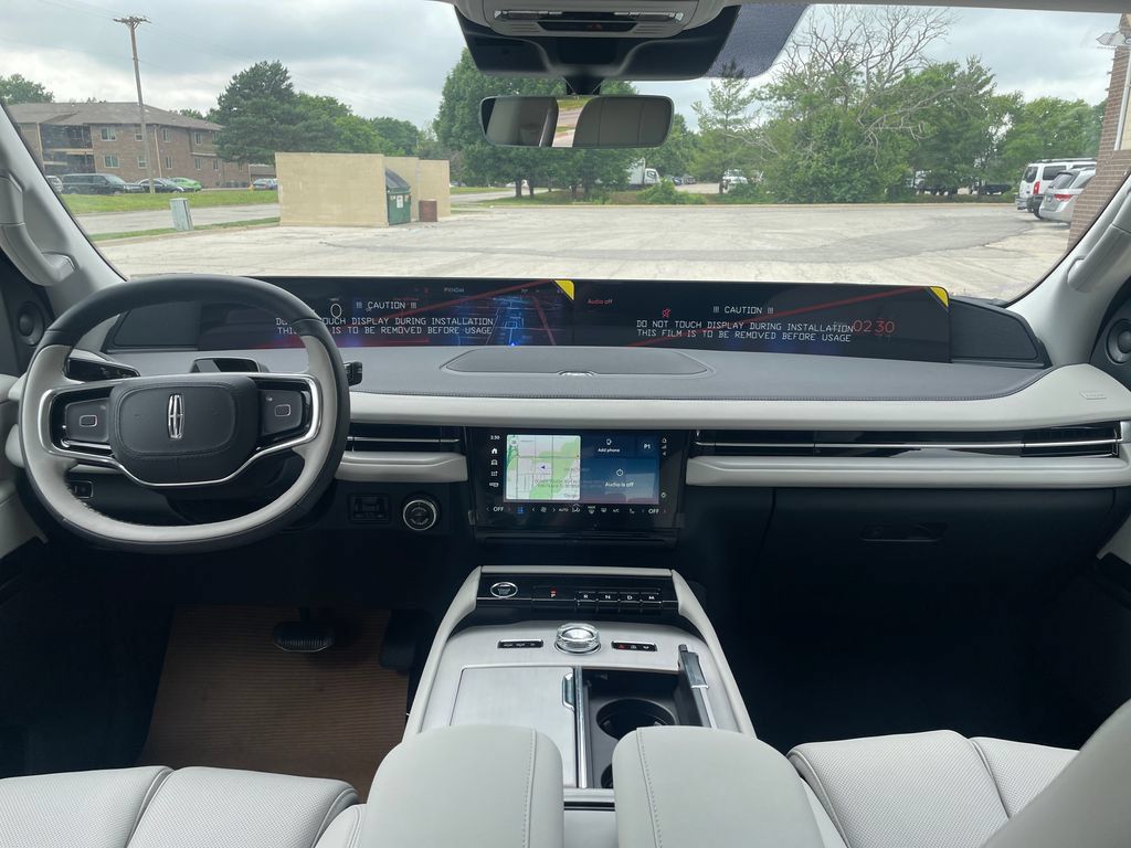 New 2026 Lincoln Navigator Premiere AWD/4WD image 12