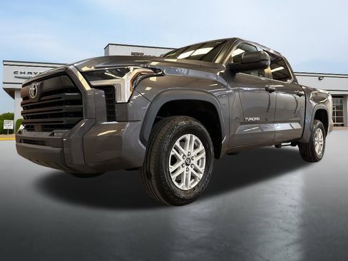 Used 2025 Toyota Tundra SR5 AWD/4WD image 10
