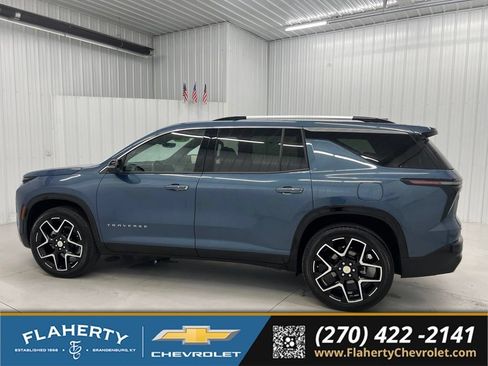 Used 2025 Chevrolet Traverse High Country FWD image 5