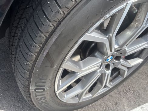 Used 2022 BMW X7 xDrive40i w/ Premium Package AWD/4WD image 2