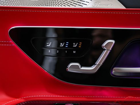 Used 2022 Mercedes-Benz SL 55 AMG 4MATIC w/ Driver Assistance Package image 63