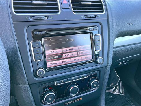 Used 2012 Volkswagen Golf 2-Door image 29