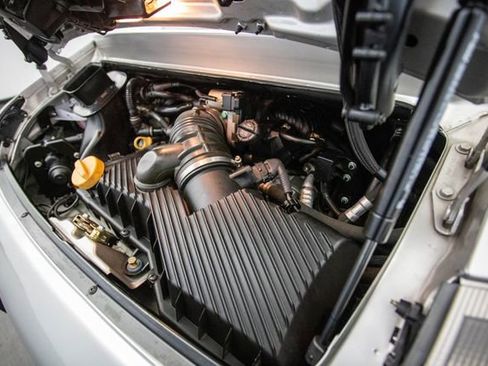 Used 2001 Porsche 911 2dr Carrera Coupe Tiptronic image 42