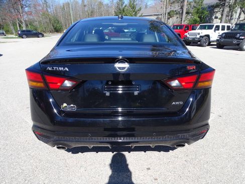 Used 2024 Nissan Altima 2.5 SR AWD w/ Premium Package image 9