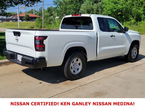 Used 2022 Nissan Frontier S RWD image 3