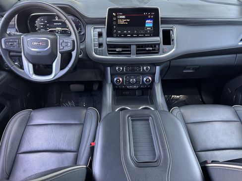 Used 2024 GMC Yukon XL SLT AWD/4WD image 19