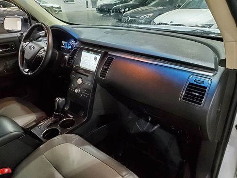 Used 2018 Ford Flex SEL w/ Equipment Group 202A FWD image 15