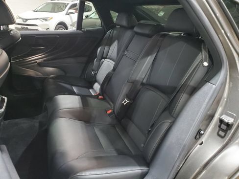 Used 2020 Lexus LS 500 w/ Accessory Package (Z2) RWD image 23