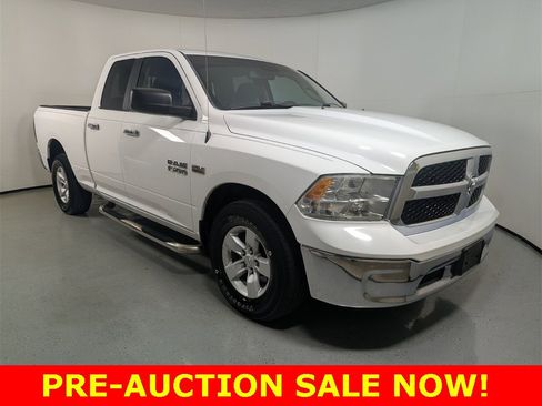 Used 2014 RAM 1500 Classic SLT image 1