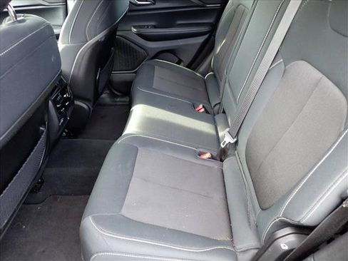 Used 2024 Jeep Grand Cherokee Laredo AWD/4WD image 9