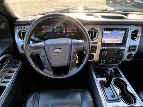 Used 2017 Ford Expedition XLT w/ Equipment Group 202A image 8