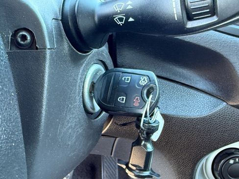 Used 2019 Ford Fiesta SE image 23